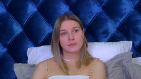 Snapshot of tinaburton chatting on 06-01-26, 04:41 TinaBurton online show from 06-01-26, 04:41