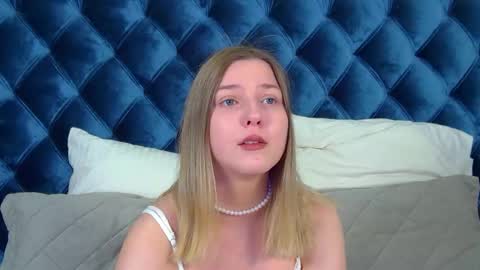 Snapshot of tinaburton chatting on 06-03-26, 04:45 TinaBurton online show from 06-03-26, 04:45