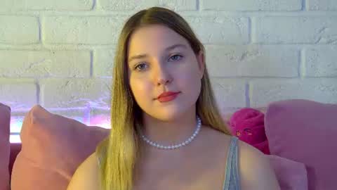 Snapshot of tinaburton chatting on 06-17-26, 04:30 TinaBurton online show from 06-17-26, 04:30