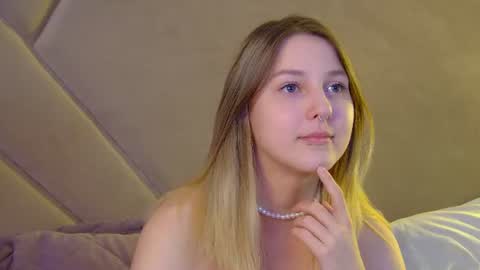 Snapshot of tinaburton chatting on 06-25-26, 04:22 TinaBurton online show from 06-25-26, 04:22