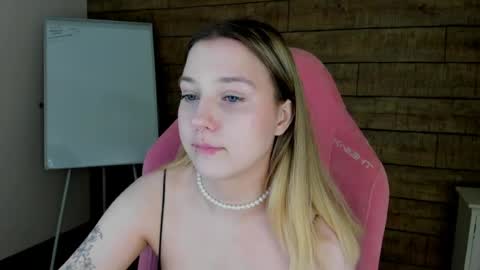 Snapshot of tinaburton chatting on 07-10-26, 04:42 TinaBurton online show from 07-10-26, 04:42
