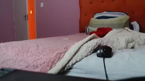 tinagiant online show from 06-10-26, 08:46