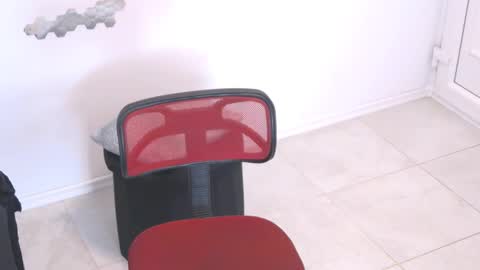 Snapshot of tinakay1 chatting on 02-28-25, 12:52 tinakay1 online show from 02-28-25, 12:52