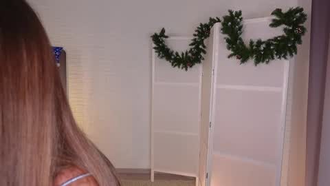 Snapshot of tinapie chatting on 12-04-25, 02:15 Tina online show from 12-04-25, 02:15