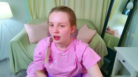 Snapshot of tinasiner chatting on 04-11-26, 03:16 tinasiner online show from 04-11-26, 03:16