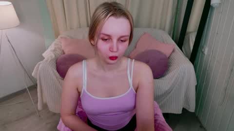 Snapshot of tinasiner chatting on 04-13-26, 04:34 tinasiner online show from 04-13-26, 04:34