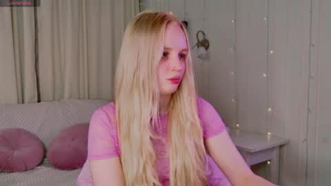 Snapshot of tinasiner chatting on 04-16-26, 04:08 tinasiner online show from 04-16-26, 04:08