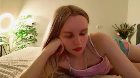 Snapshot of tinasiner chatting on 04-26-26, 03:42 tinasiner online show from 04-26-26, 03:42