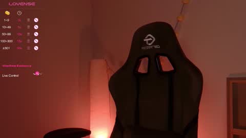 Snapshot of tinkerdinky chatting on 09-24-25, 09:29 Polly online show from 09-24-25, 09:29