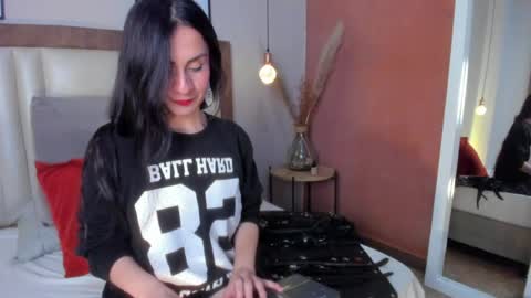 Tina Moon online show from 04-12-26, 12:37