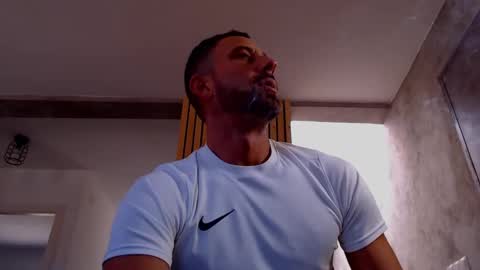 Snapshot of tinoclandestino chatting on 02-01-25, 10:37 tinoclandestino online show from 02-01-25, 10:37