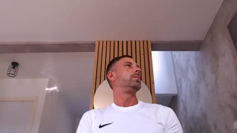 Snapshot of tinoclandestino chatting on 02-15-25, 02:55 tinoclandestino online show from 02-15-25, 02:55