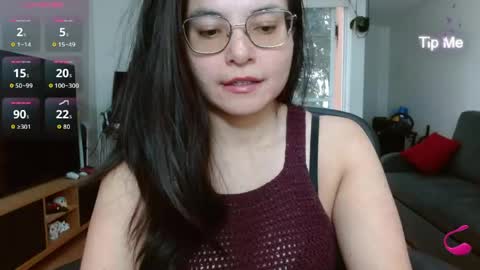 Snapshot of tiny_caroline chatting on 04-21-26, 10:23 Tiny Caroline online show from 04-21-26, 10:23