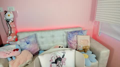 tiny_cora online show from 05-16-26, 04:39