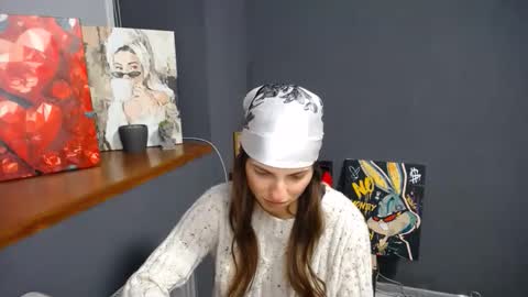 Snapshot of tiny_felicity chatting on 10-25-25, 06:32 Gloria online show from 10-25-25, 06:32