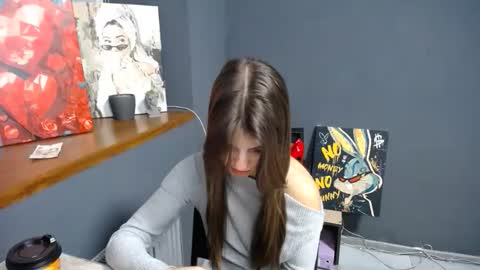 Snapshot of tiny_felicity chatting on 10-27-25, 07:34 Gloria online show from 10-27-25, 07:34