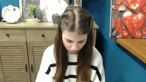 Snapshot of tiny_felicity chatting on 11-24-25, 08:03 Gloria online show from 11-24-25, 08:03