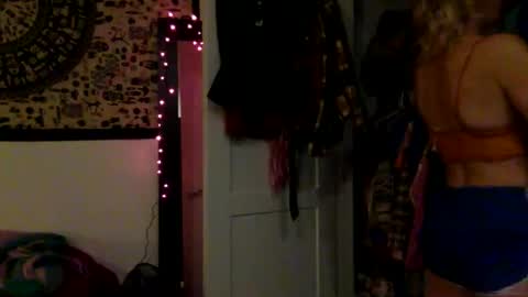 Snapshot of tinyandtatted420 chatting on 11-03-25, 01:19 tinyandtatted420 online show from 11-03-25, 01:19