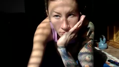 Snapshot of tinyandtatted420 chatting on 11-23-25, 06:52 tinyandtatted420 online show from 11-23-25, 06:52