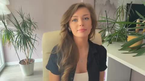 Mona online show from 05-11-26, 12:22