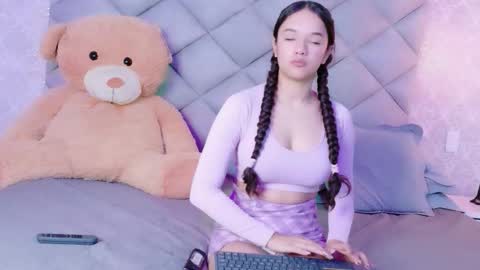 Snapshot of tinycurlqueen chatting on 12-01-25, 07:19 TinyCurlQueen online show from 12-01-25, 07:19