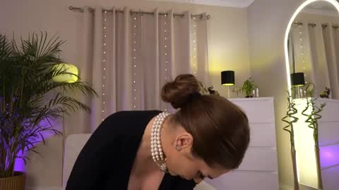 Anissa online show from 04-27-26, 03:10