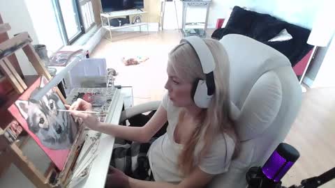 stage Kylie Sinner  brand CLITBAIT online show from 02-05-25, 03:52