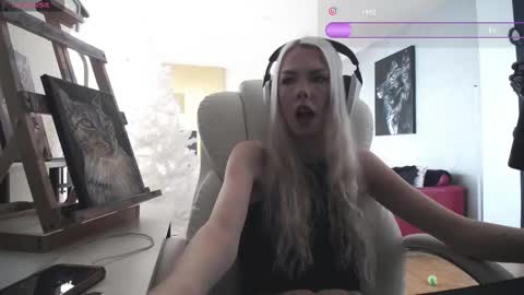 stage Kylie Sinner  brand CLITBAIT online show from 02-16-26, 04:36