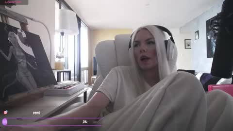 stage Kylie Sinner  brand CLITBAIT online show from 04-15-26, 07:58