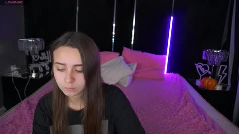 Snapshot of tinynataliee chatting on 11-26-25, 03:13 tinynataliee online show from 11-26-25, 03:13