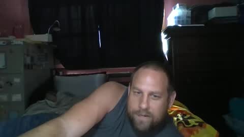 Snapshot of tipman84 chatting on 06-11-26, 01:42 C online show from 06-11-26, 01:42