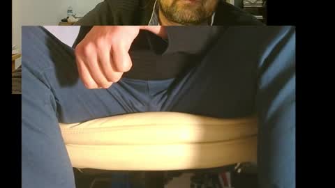 Snapshot of tiptosuckme chatting on 03-09-26, 06:12 Tip online show from 03-09-26, 06:12