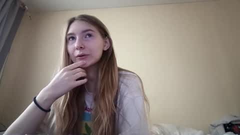 Hi Im Carry 18 years old online show from 11-05-25, 07:08