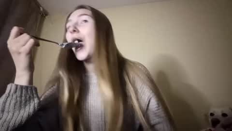 Hi Im Carry 18 years old online show from 12-02-25, 05:35