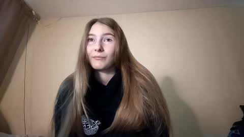 Hi Im Carry 18 years old online show from 12-17-25, 06:08