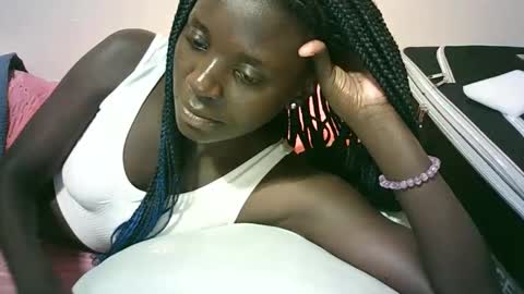 Snapshot of tishah chatting on 12-14-25, 08:02 Roshan online show from 12-14-25, 08:02