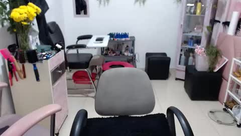 Snapshot of titsbiglovers chatting on 02-21-26, 10:55 DIVA online show from 02-21-26, 10:55