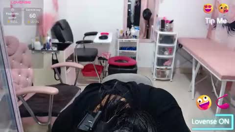 Snapshot of titsbiglovers chatting on 07-26-26, 06:04 DIVA online show from 07-26-26, 06:04
