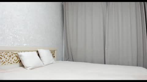 Snapshot of tixxxy chatting on 09-18-25, 06:21 Maria online show from 09-18-25, 06:21