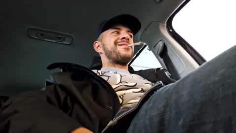 Snapshot of tjinka chatting on 10-28-25, 02:42 tjinka online show from 10-28-25, 02:42