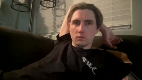 Snapshot of tlayne410 chatting on 10-27-25, 08:18 tlayne410 online show from 10-27-25, 08:18