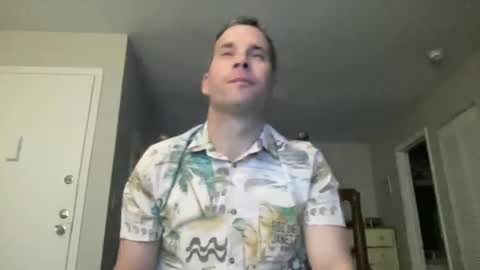 Snapshot of tleigh24 chatting on 12-21-24, 12:53 tleigh24 online show from 12-21-24, 12:53