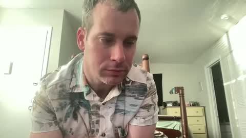 Snapshot of tleigh24 chatting on 12-24-24, 10:06 tleigh24 online show from 12-24-24, 10:06