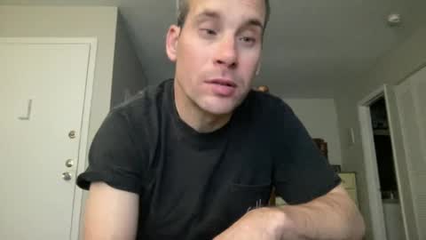 Snapshot of tleigh24 chatting on 02-21-25, 12:27 tleigh24 online show from 02-21-25, 12:27