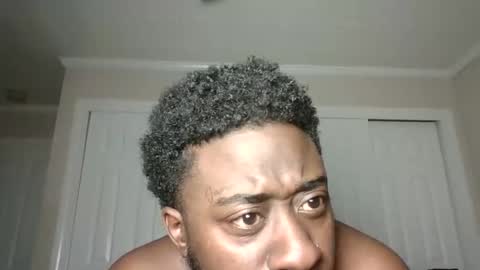 Snapshot of tmanchocolate1227 chatting on 10-27-25, 05:00 tmanchocolate1227 online show from 10-27-25, 05:00