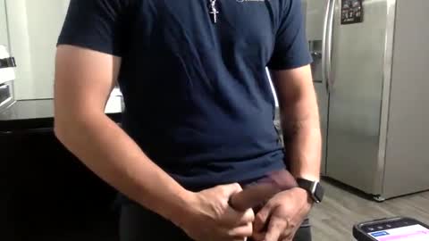 Snapshot of tnich28 chatting on 10-13-25, 10:10 tnich28 online show from 10-13-25, 10:10