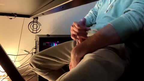 Snapshot of tobi19899 chatting on 10-24-25, 10:06 Jan5676 online show from 10-24-25, 10:06