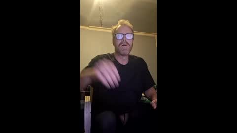 Snapshot of todd25697 chatting on 01-11-26, 02:27 todd25697 online show from 01-11-26, 02:27