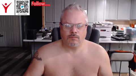 Todd Bator online show from 10-19-25, 12:28