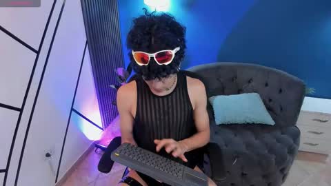 todoroki_g online show from 11-17-25, 12:00